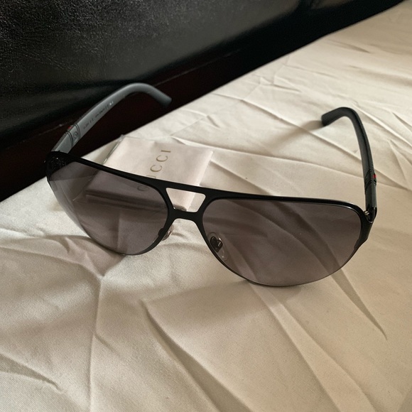 Gucci shades - Picture 6 of 6